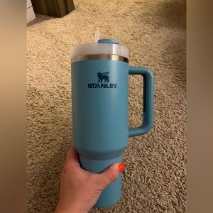 40 oz Stanley Quencher H20 Tumbler in RARE Pool Color